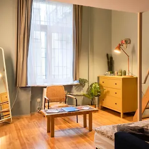 Lovely In Party Street Ka10 Apartamento